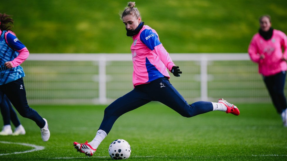 POWER PLAY: Vivianne Miedema fizzes in a shot.