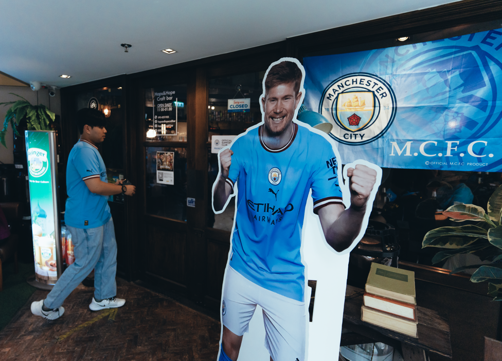 KDB มาต้อนรับที่หน้าประตูทางเข้า!