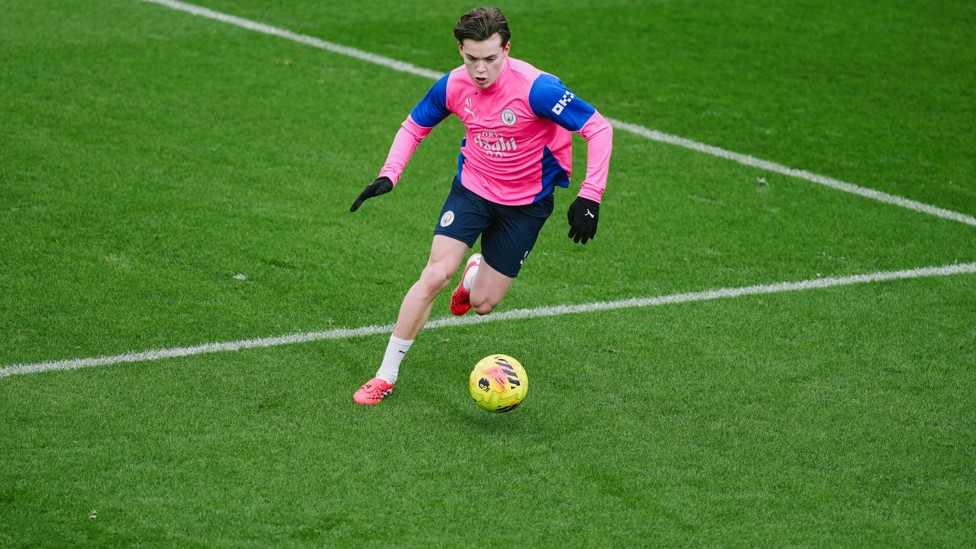 On the run : Sverre Nypan with the ball