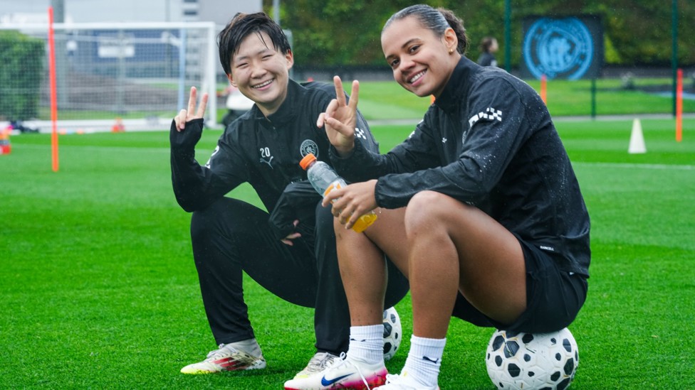 MAKING FRIENDS : Aoba Fujino and Iman Beney take some time to chat. 