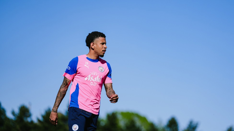 SUNNY SAVINHO : Our Brazilian enjoying the weather. 