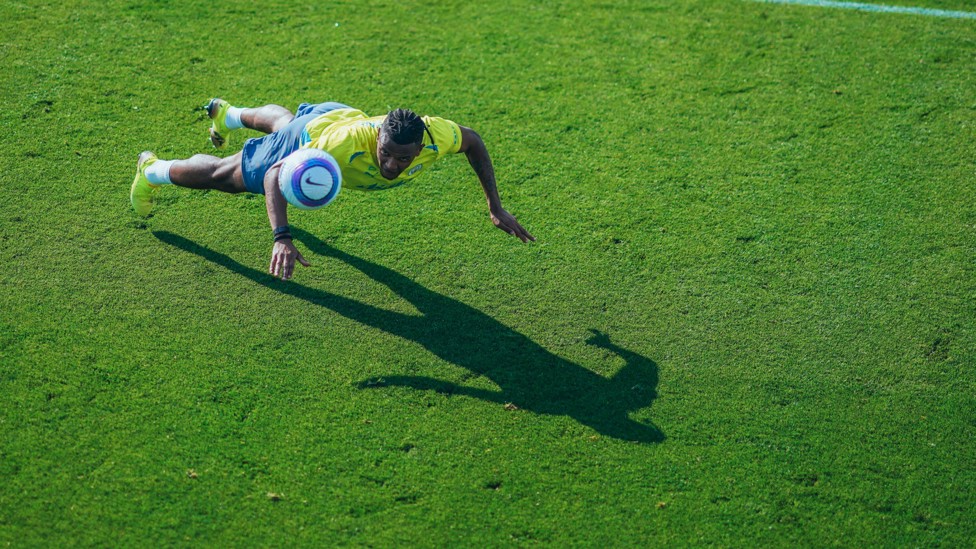 HEADING TOWARDS WOLVES  : Manuel Akanji gets his head to the ball. 