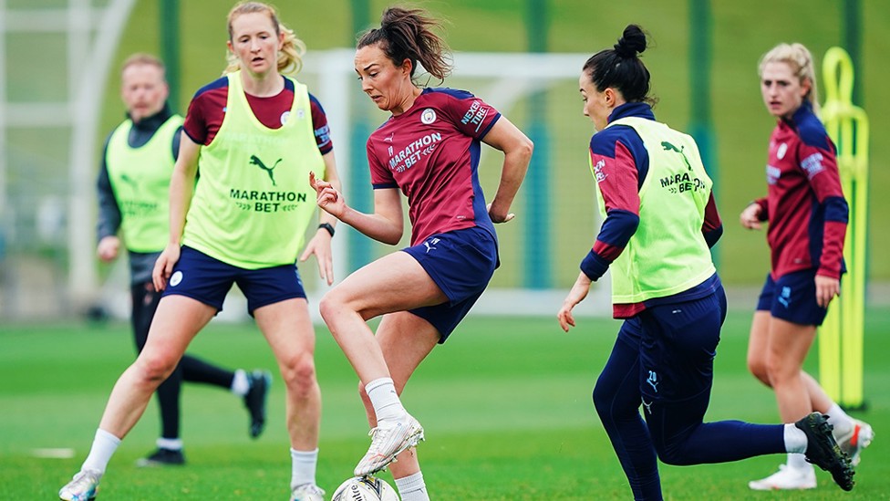 WEIR YOU GOING : Silky skills to avoid losing the ball!