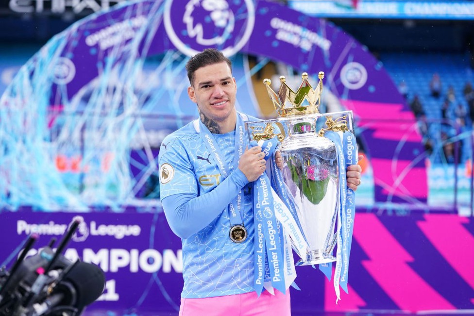 TIGA; Ederson dan City merayakan gelar Liga Premier ketiga dalam empat tahun pada Mei 2021