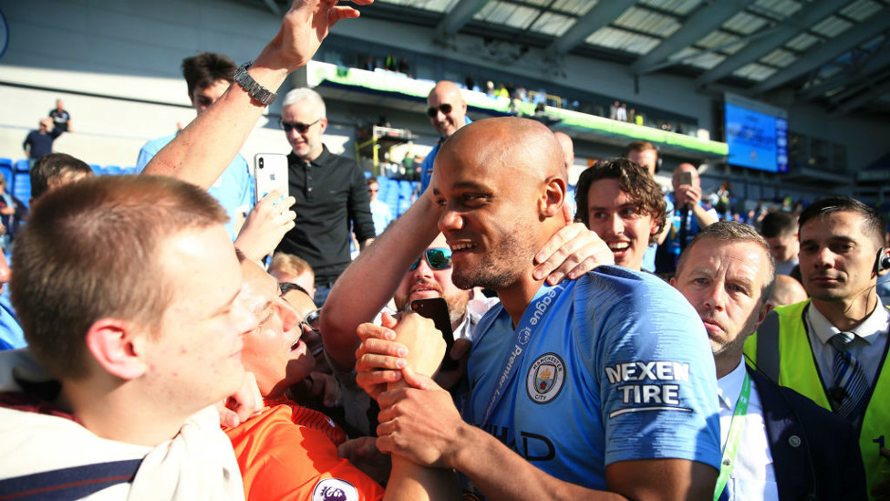 MY CAPTAIN : Mancunians together.