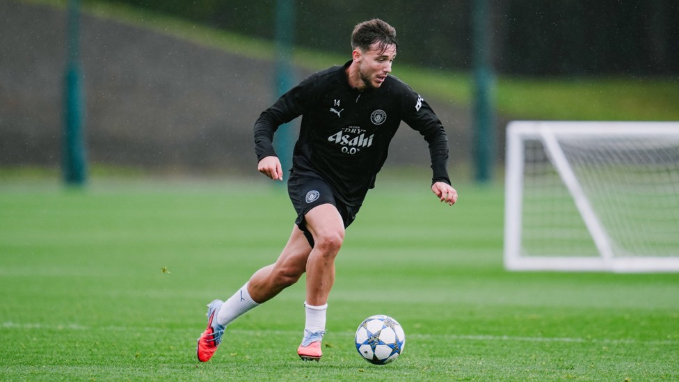 GO NICO GO  : Nico Gonzalez drives forward with the ball. 