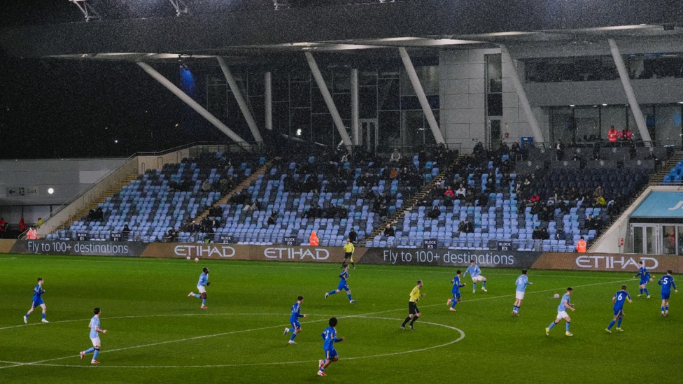 MANCHESTER RAIN : Typical weather for the Joie Stadium.