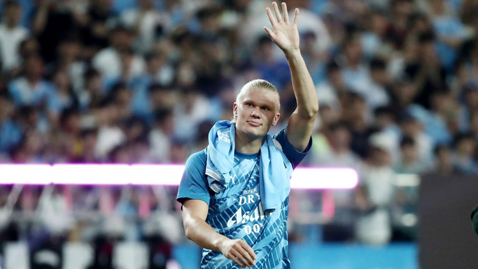 ERLING WAVE: This guy has fans everywhere!
