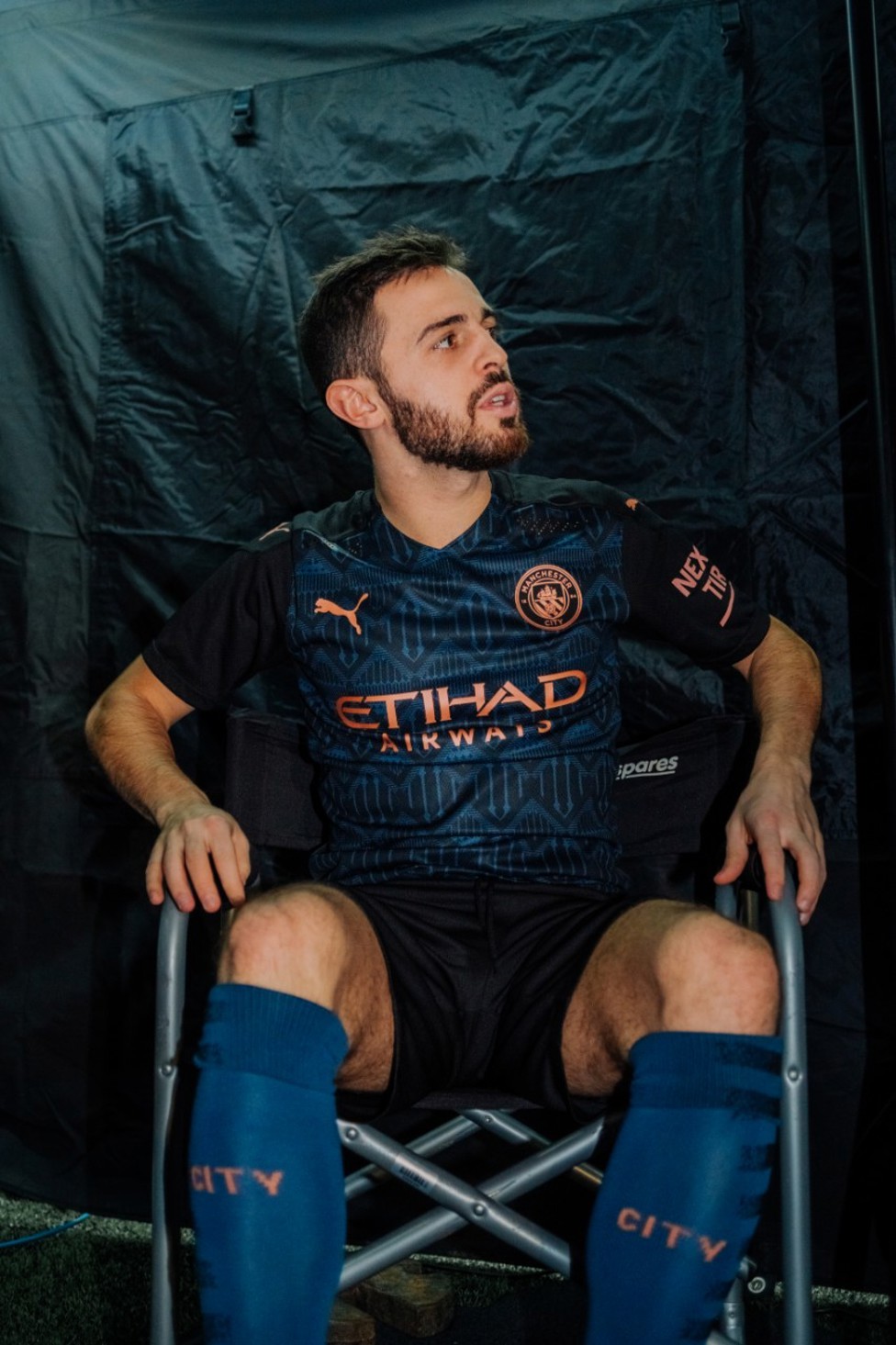 Bernardo nous montre les chaussettes d'un peu plus près...