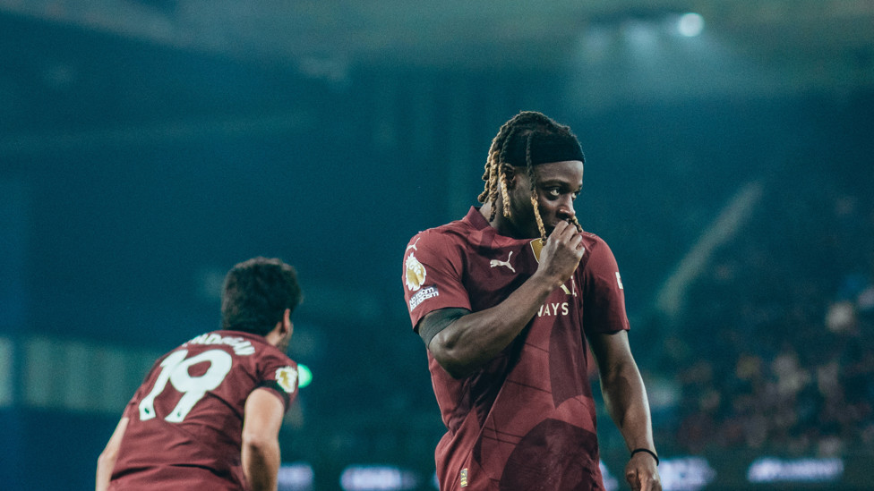 DOKU DELIGHT : Kissing the badge!