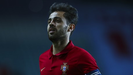 Bernardo brilla para acercar a Portugal a Qatar