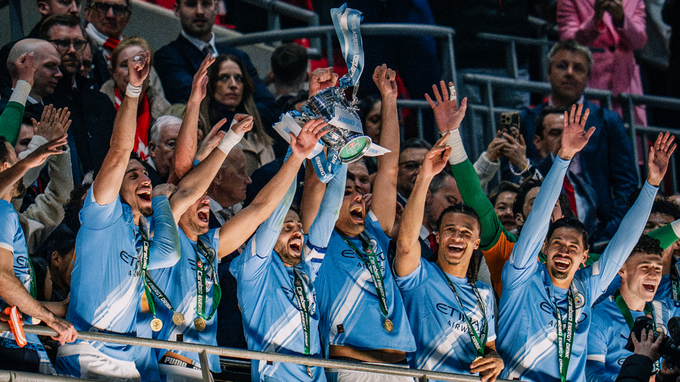 BUZZING BERNARDO : Look at the joy!