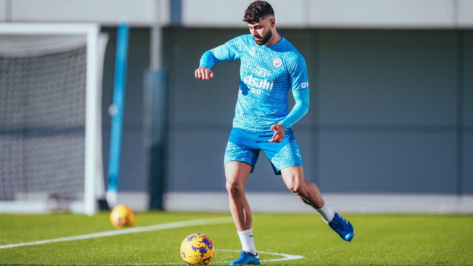 PASS MASTER : Josko Gvardiol gets on the ball