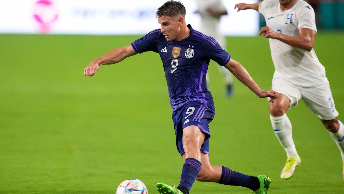 Alvarez on target for five star Argentina in victory over UAE 
