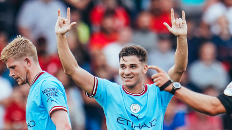 SERGIO FLASHBACKS: Alvarez does the trademark Aguero celebration.