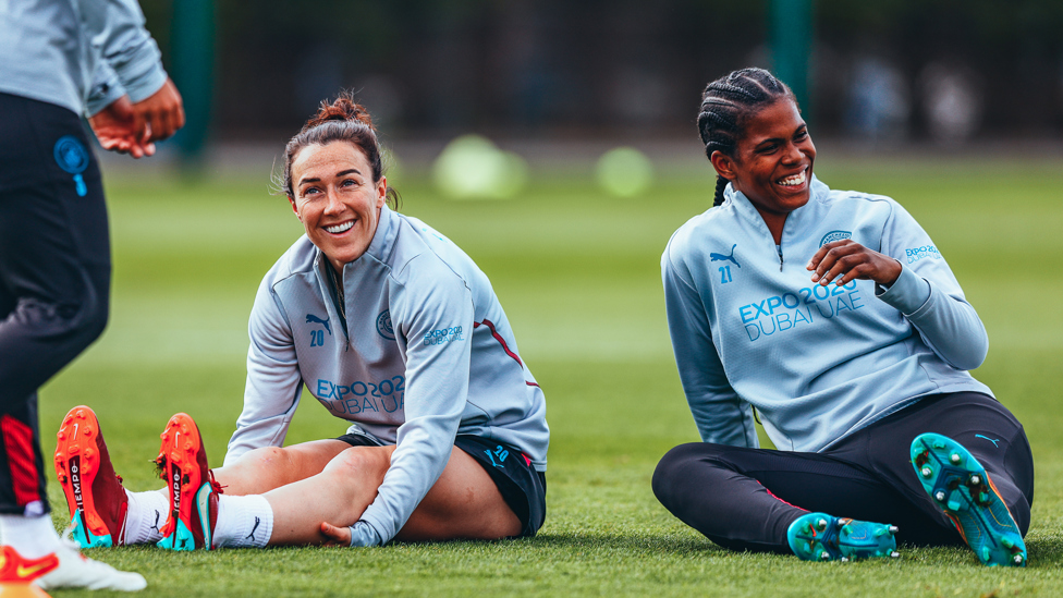 HAPPY BUNNIES : What's tickled Lucy Bronze and Bunny Shaw?