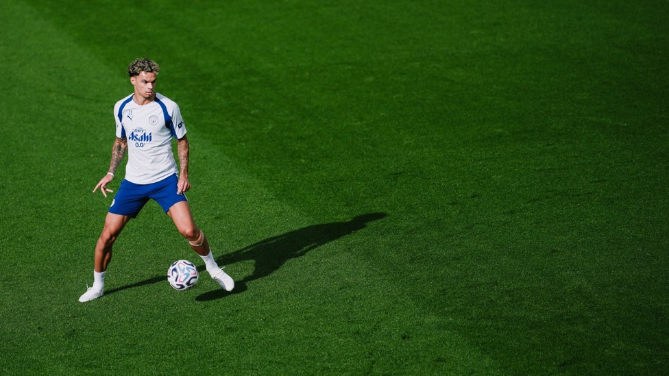 FINDING SPACE : Nico O'Reilly on the ball
