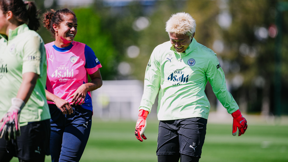 ALL SMILES : Mary Fowler and Ayaka Yamashita in fine spirits.