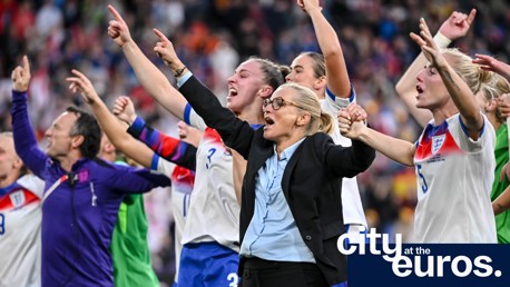 Players and pundits sound salute to triumphant Lionesses 