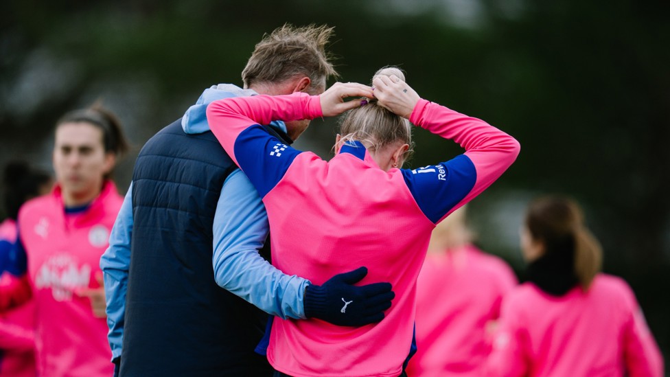 BOSS AND SKIPPER : Andrée Jeglertz chatting with Alex Greenwood