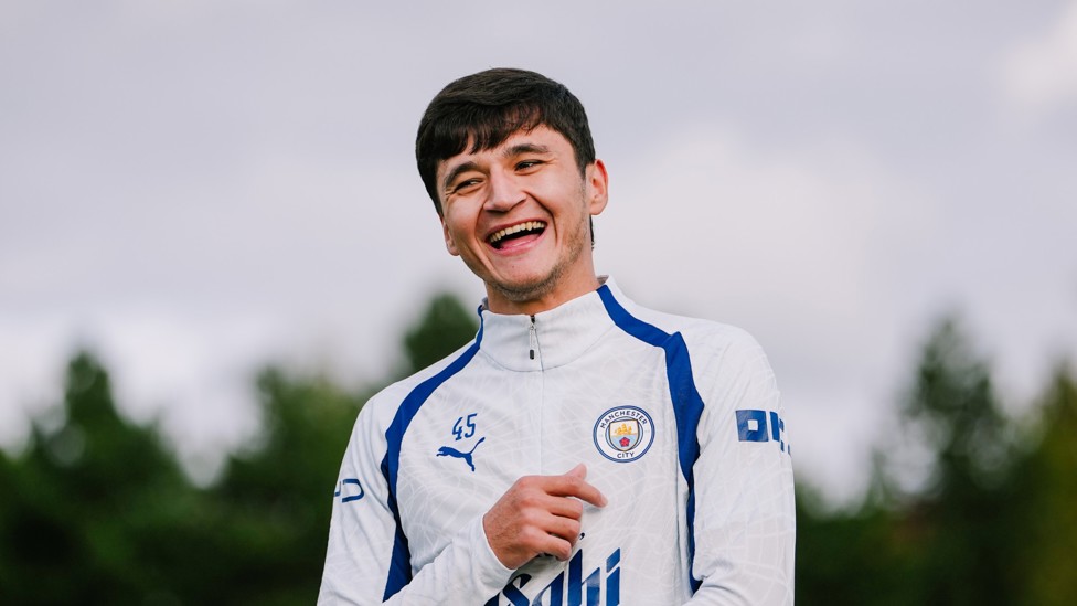 ALL SMILES : Abdukodir Khusanov is happy to be back in Manchester. 