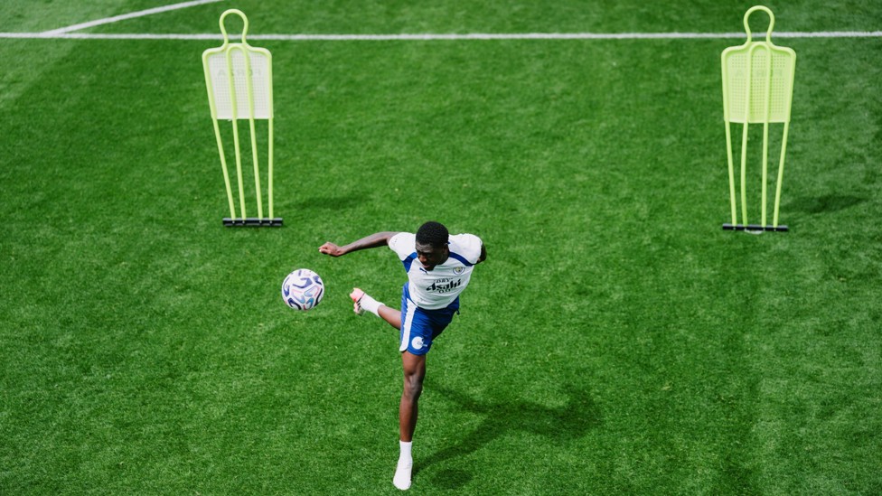 HEAD BOY : Divine Mubama with the finish