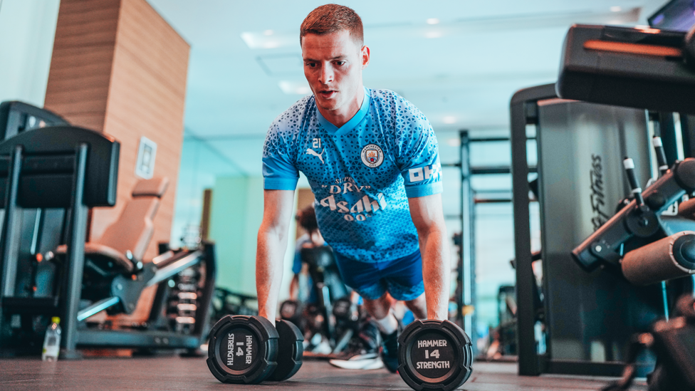 POWER SERG : Gomez in the gym
