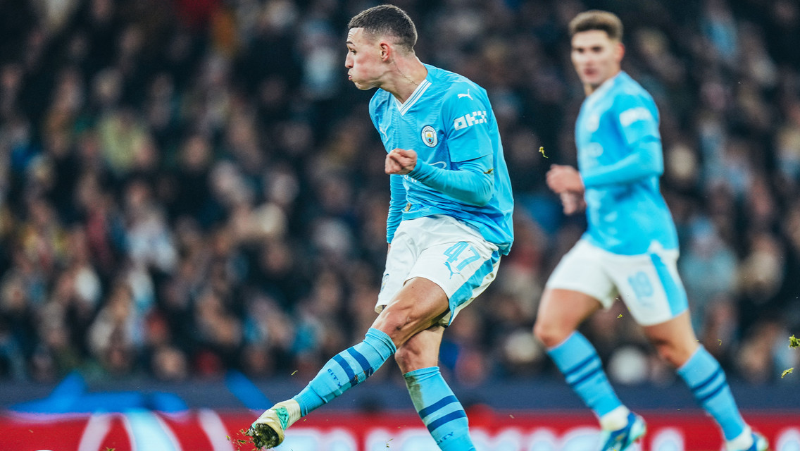 Foden: Guardiola is helping me learn midfield role