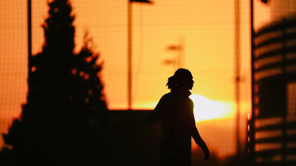 NATHAN AKE: An unmistakable silhouette of our Dutch star 