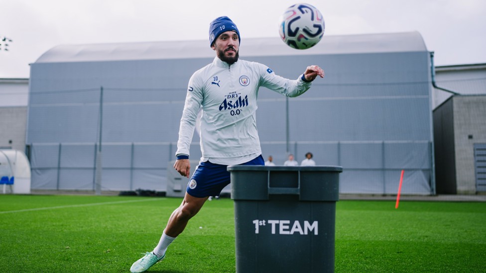 WHERE YOU BIN : Rayan Cherki shows off his precision. 