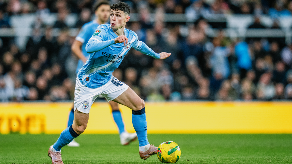 MIDFIELD MAESTRO : Foden on the ball.