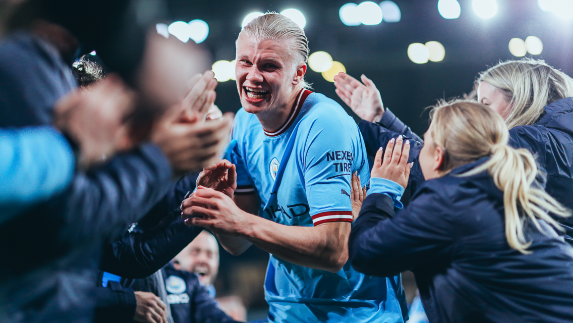 Watch record-breaker Haaland receive Guard of Honour 