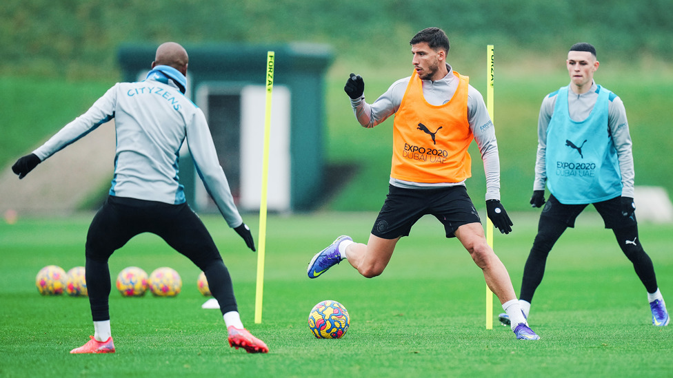 IN POSSESSION : Ruben Dias on the ball in today's session