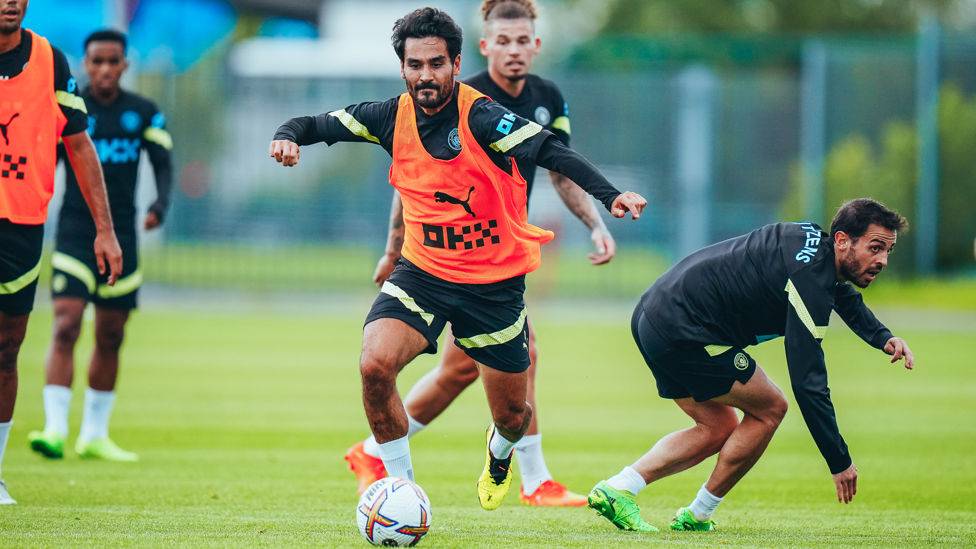 BERNARDO'S BEATEN : Gundogan wriggles free of Silva's attention