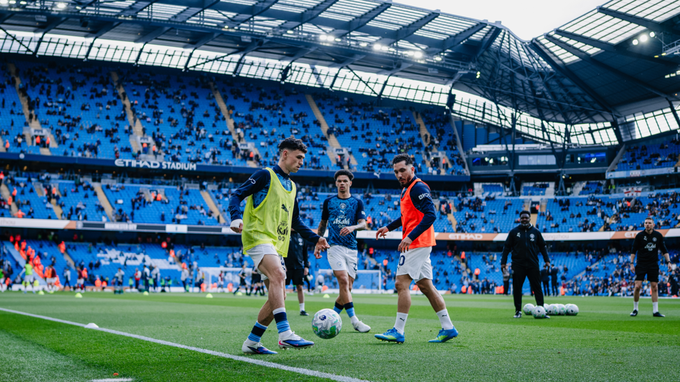 BALL WORK : Final touches ahead of kick-off.