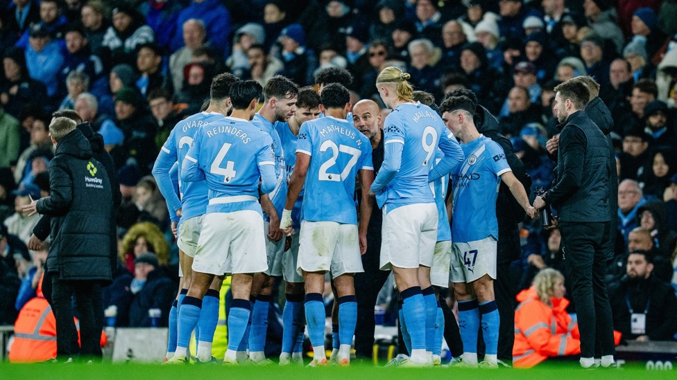 PEP TALK : The boss speaks to the players after the visitors make it 2-1.