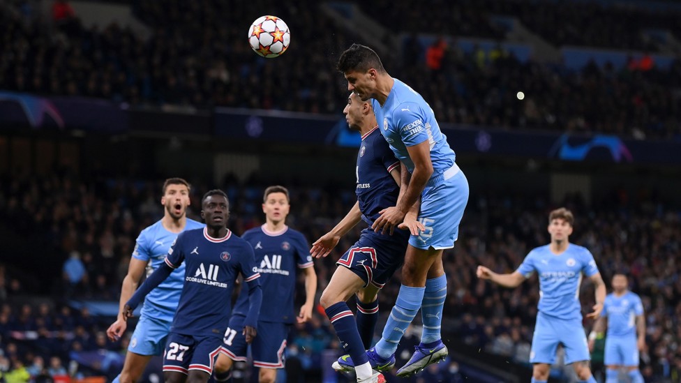 RODRI RISING : An early chance for the City midfielder as we start on the front foot. 
