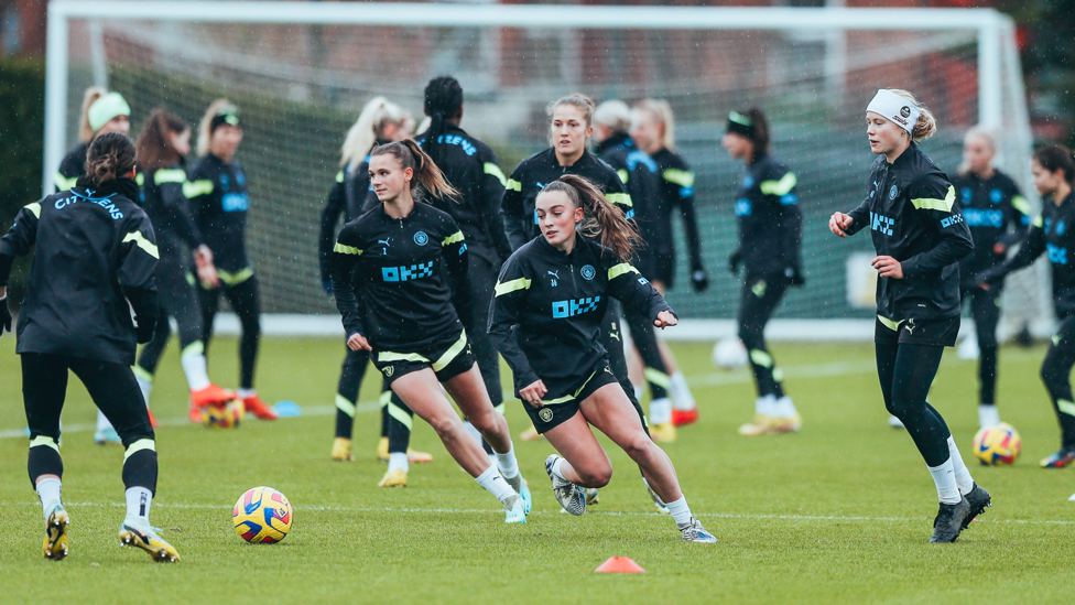 CATCH ME IF YOU CAN  : City players chase after possession