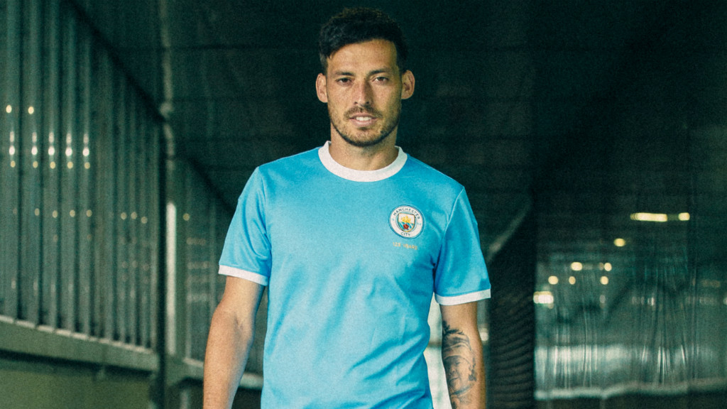 man city commemorative jersey