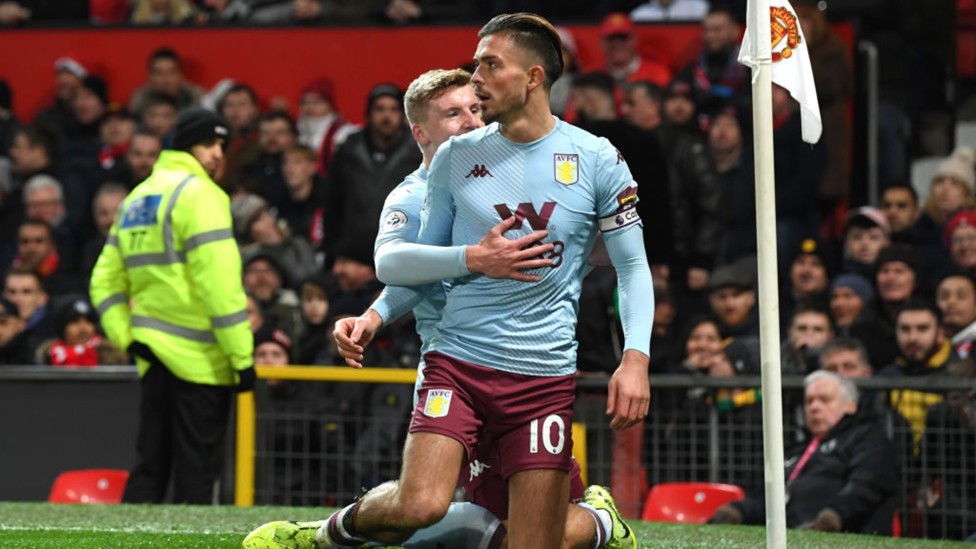 GOL INDAH: Grealish membuat gol pembuka yang indah bagi Villa dalam hasil Imbang 2-2 melawan Manchester United di Desember 2019