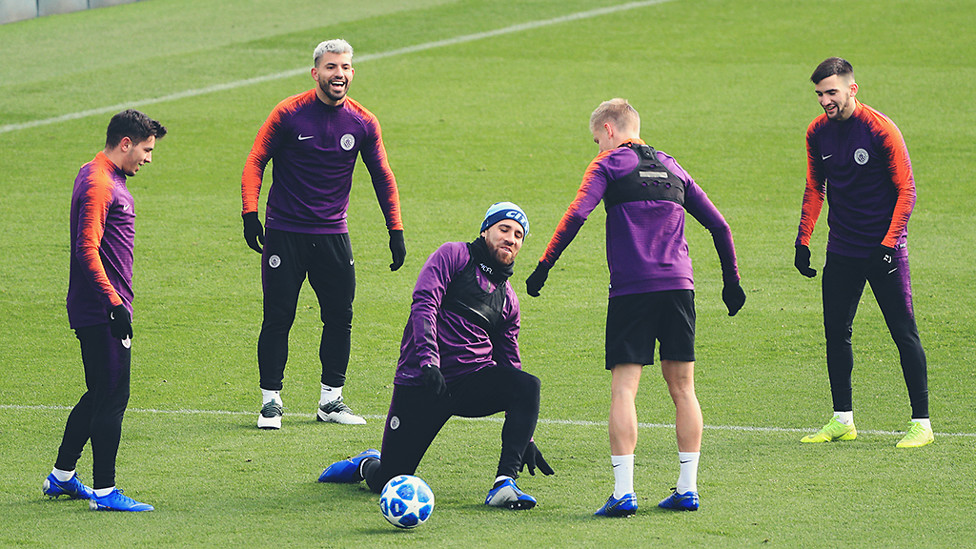 OTA-MAN DOWN! : Nicolas Otamendi is floored in the rondos!