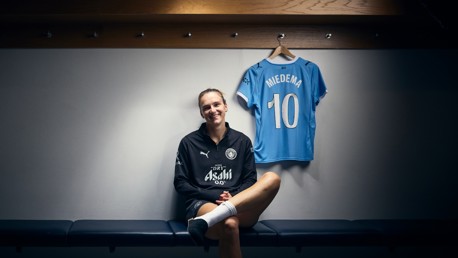 Vivianne Miedema toma el '10' del City