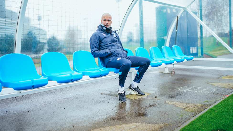 Pep : Le boss est attentif sur le bord du terrain 
