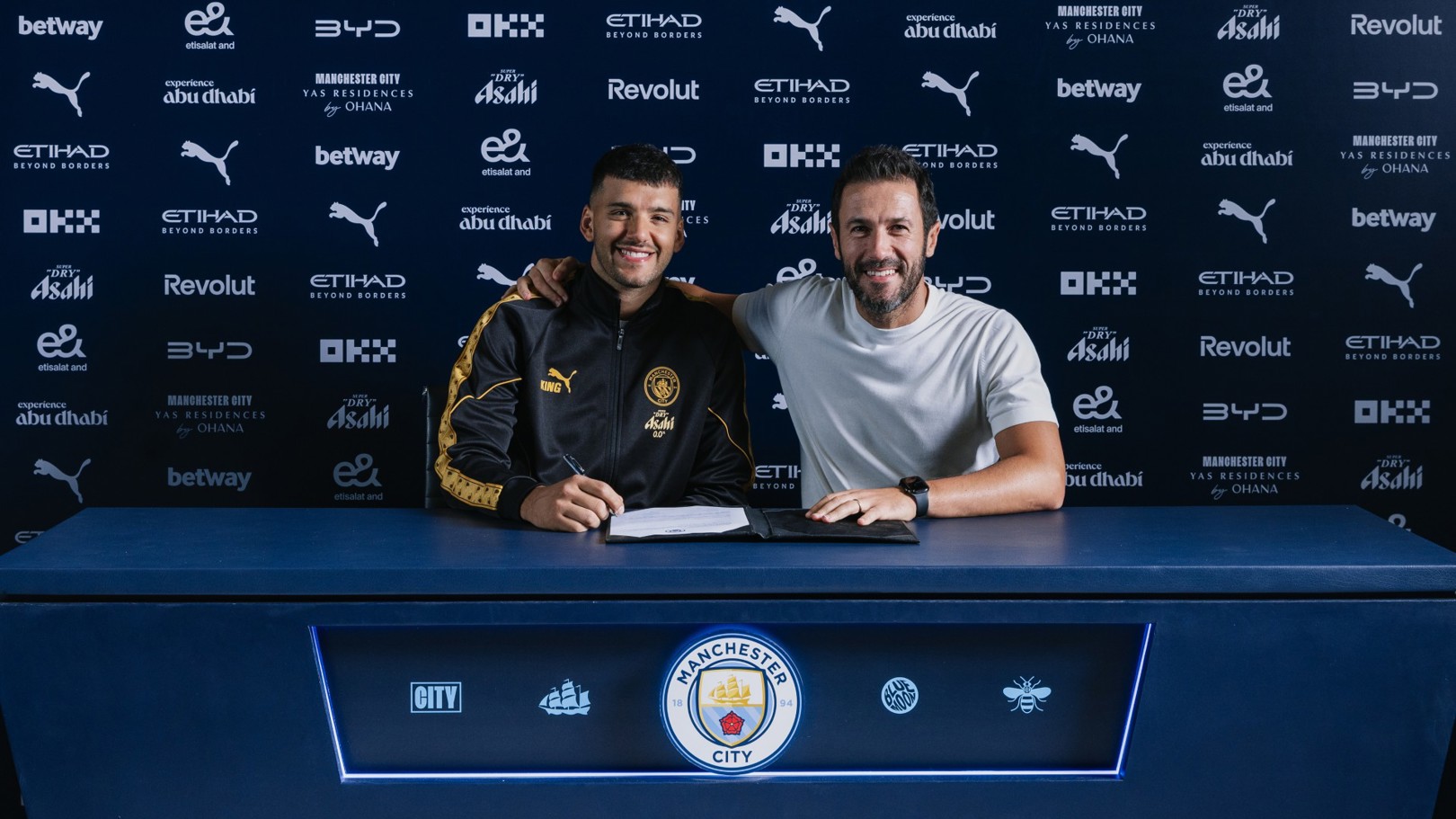 City seal signing of Gerónimo Rulli 