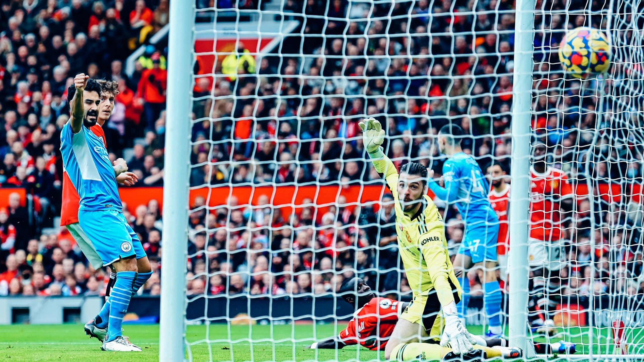 Gallery: Manchester is Blue!