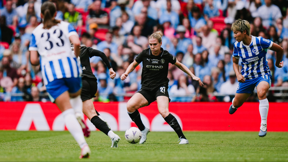 Hard work never stops : Rebecca Knaak fighting for that clean sheet