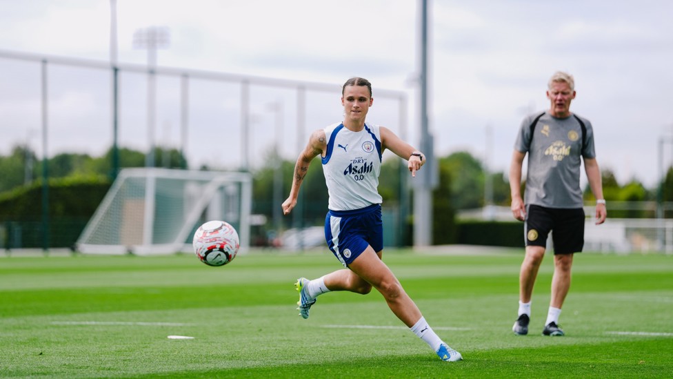 PACE : Kerstin Casparij races after the ball