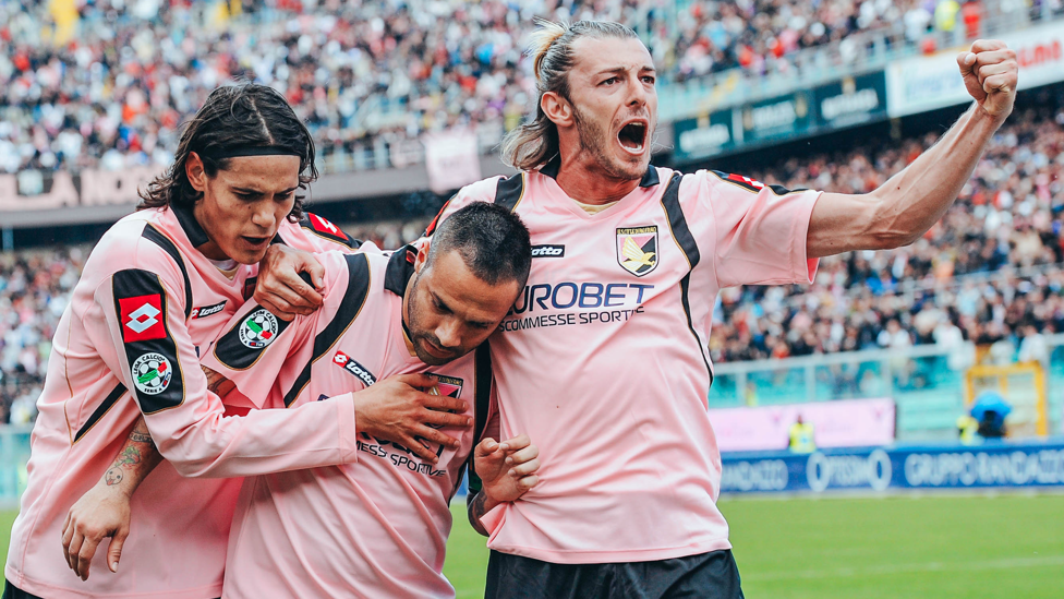 Edinson Cavani, Fabrizio Miccoli y Federico Balzaretti 