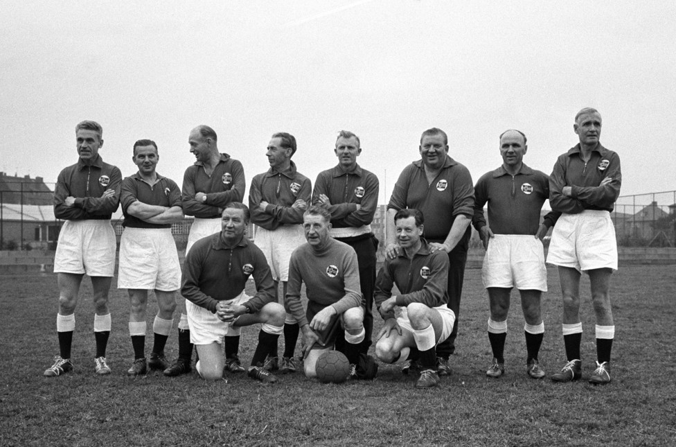 1935 Norwegian Olympic football team  : Back row (L-R): Arne Brustad, Odd Frantzen, Reidar Kvammen, Magnar Isaksen, Gunnar Thoresen, Rolf Holmberg, Alf Martinsen, Fridtjof Ulleberg. Front row: (L-R) Jørgen Juve. Henry Johansen Tippen ,Øyvind Holmsen.