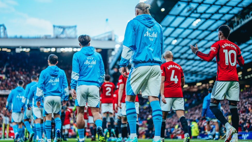 HORA DO JOGO : Nossos craques se alinham.